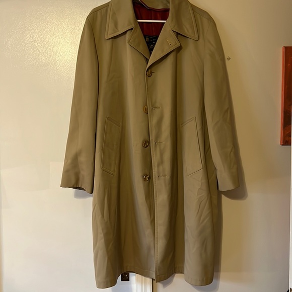 Vintage Noveline Tan Trenchcoat - Picture 2 of 5